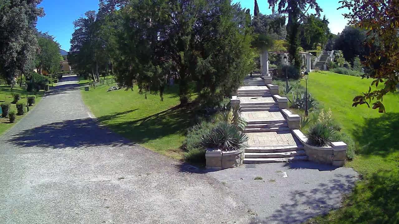 Parco Coronini-Cronberg Live Webcam – Green Oasis