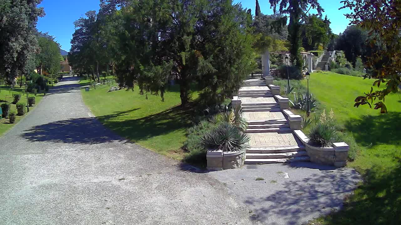 Parco Coronini-Cronberg Live Webcam – Green Oasis