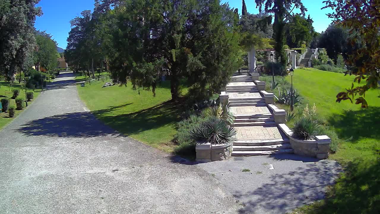 Parco Coronini-Cronberg Live Webcam – Green Oasis