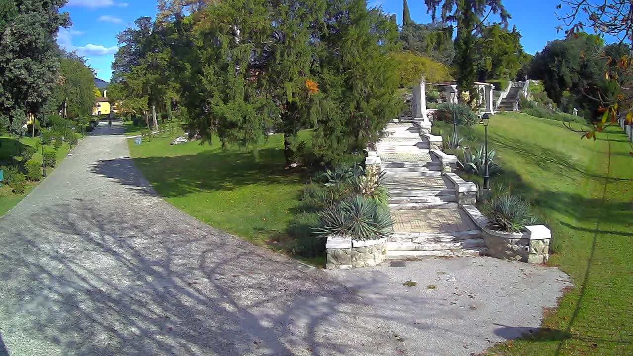 Parco Coronini-Cronberg Live Webcam – Green Oasis