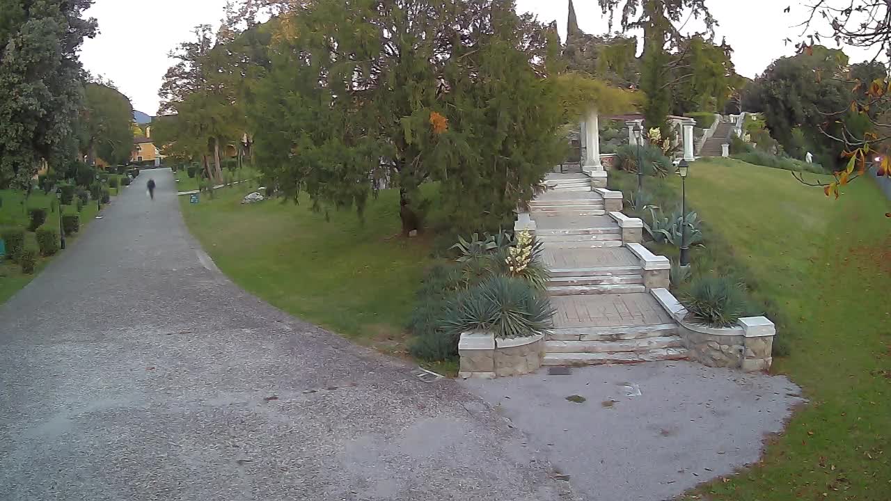 Parco Coronini-Cronberg Live Webcam – Green Oasis
