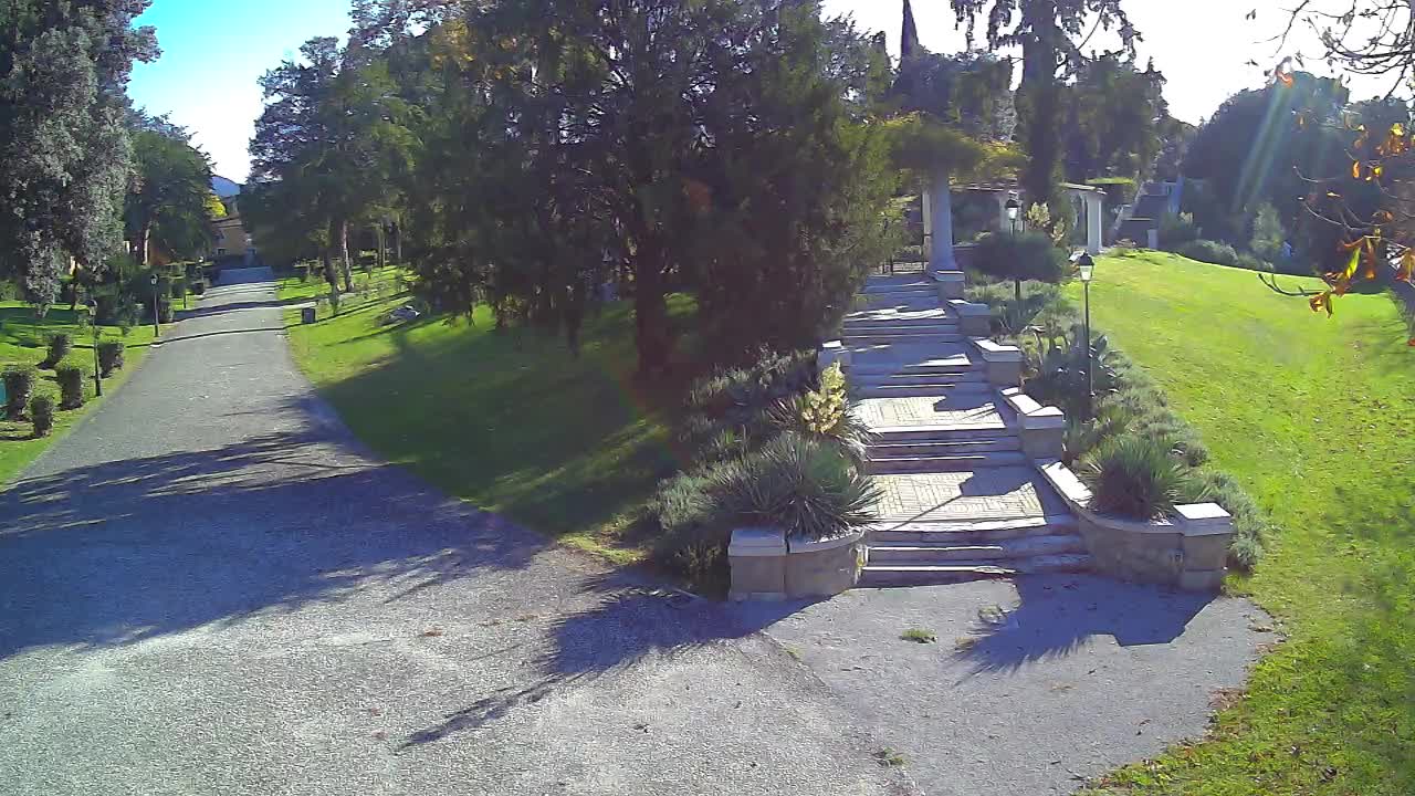 Parco Coronini-Cronberg Live Webcam – Green Oasis