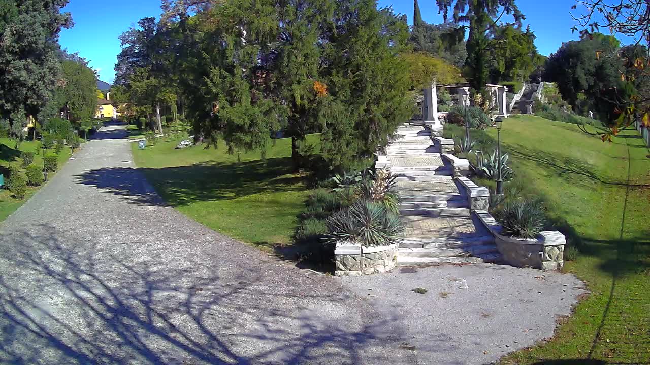 Parco Coronini-Cronberg Live Webcam – Green Oasis