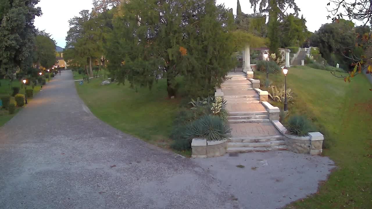 Parco Coronini-Cronberg Live Webcam – Green Oasis