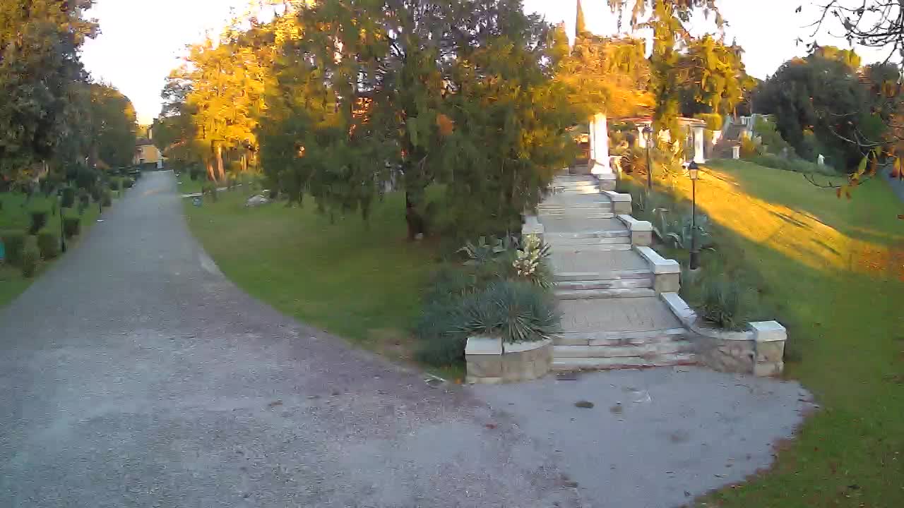 Parco Coronini-Cronberg Live Webcam – Green Oasis