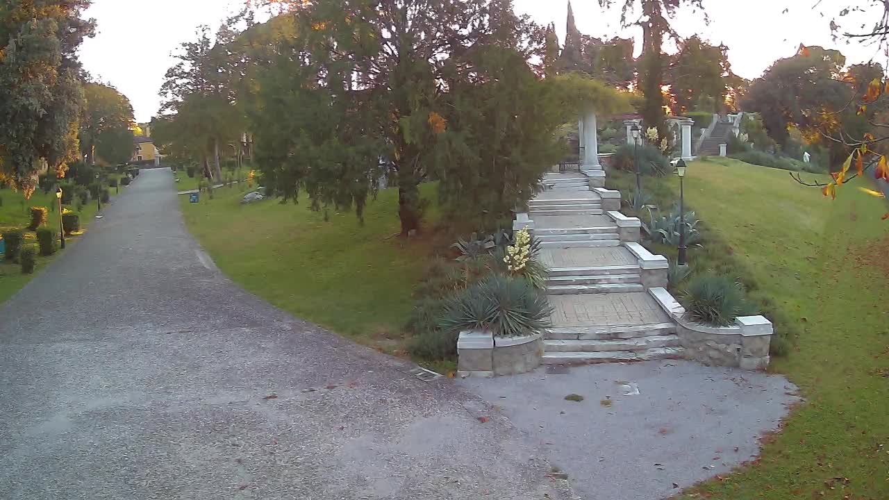Parco Coronini-Cronberg Live Webcam – Green Oasis