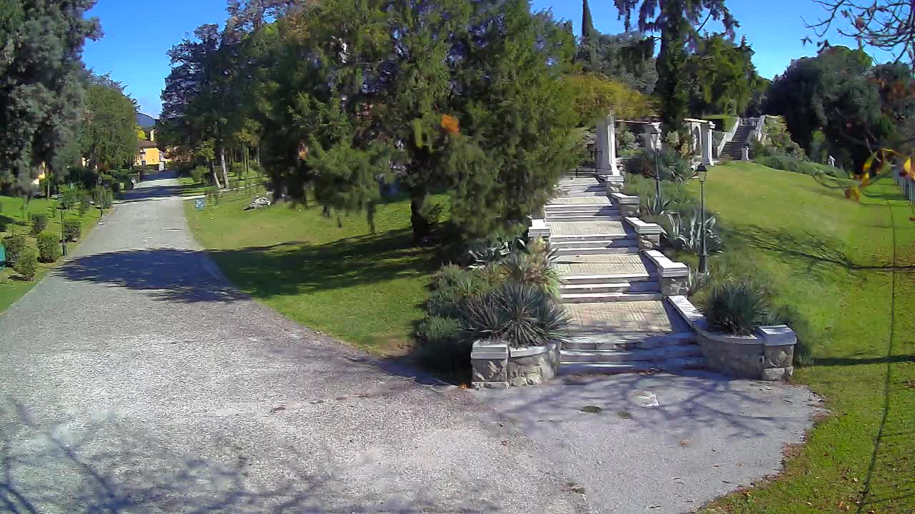Parco Coronini-Cronberg Live Webcam – Green Oasis