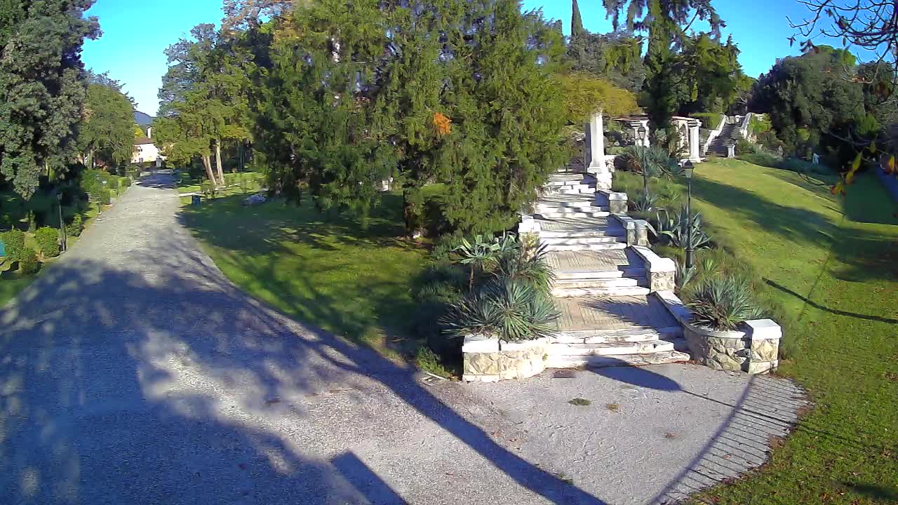Parco Coronini-Cronberg Live Webcam – Green Oasis