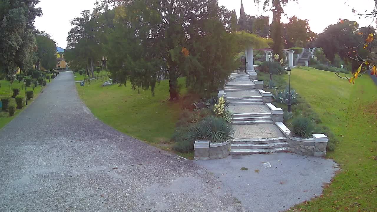Spletna kamera park Coronini Kronberg – Gorica