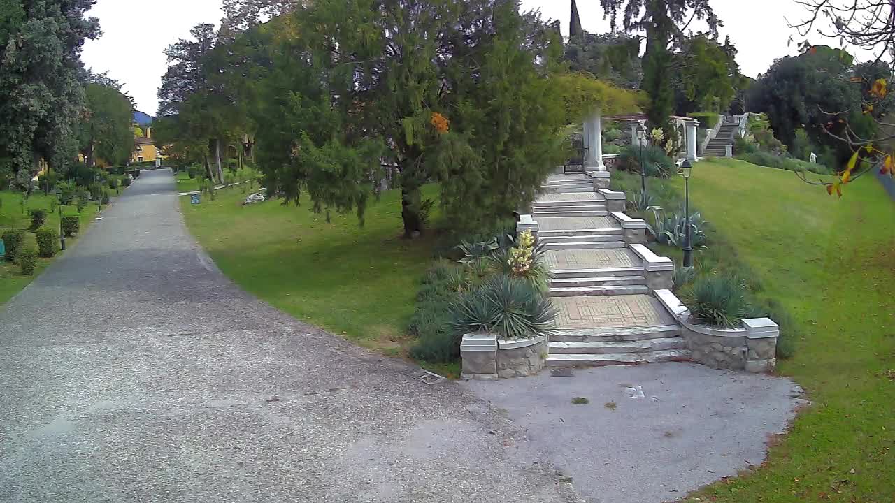 Parco Coronini-Cronberg Live Webcam – Green Oasis