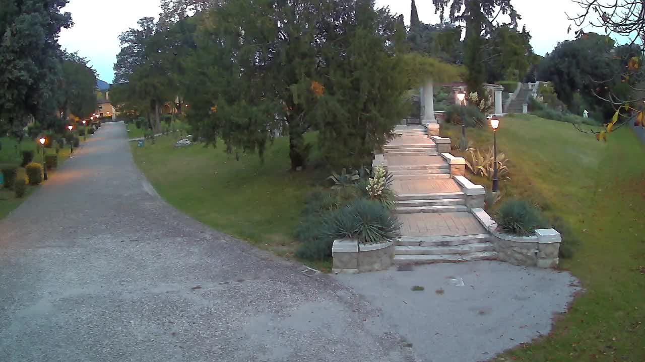 Parco Coronini-Cronberg Live Webcam – Green Oasis