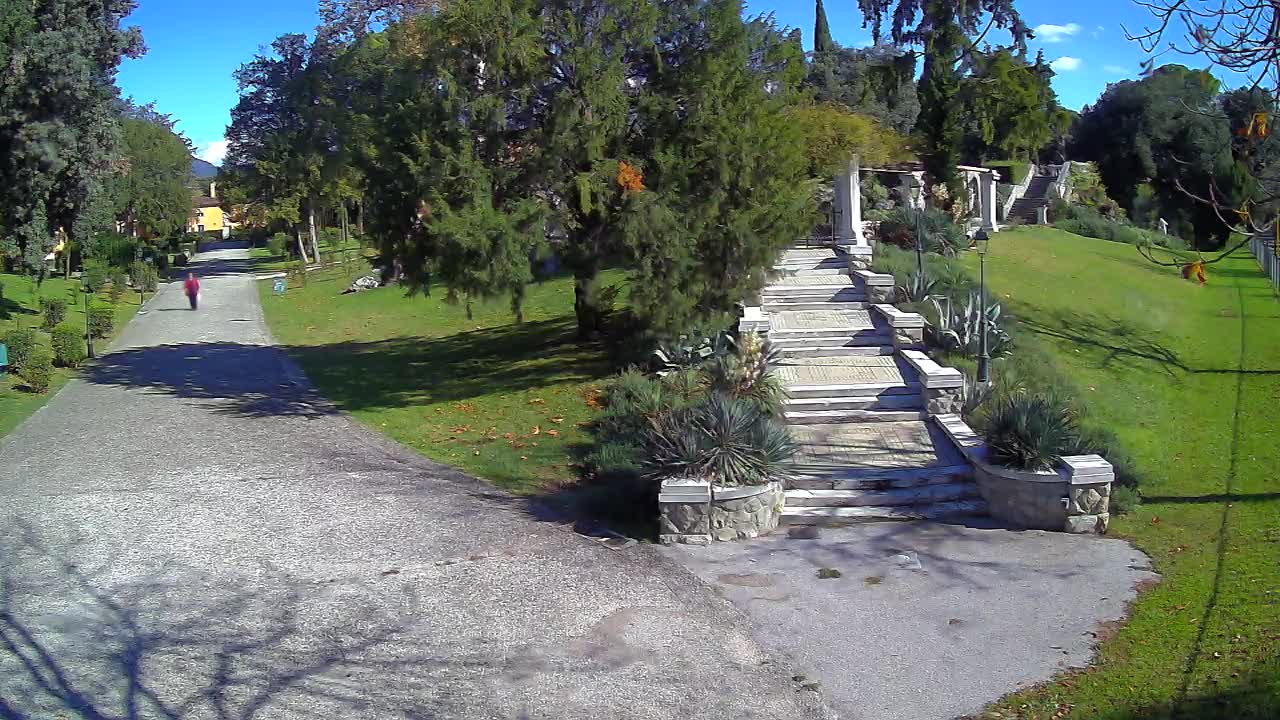 Parco Coronini-Cronberg Live Webcam – Green Oasis