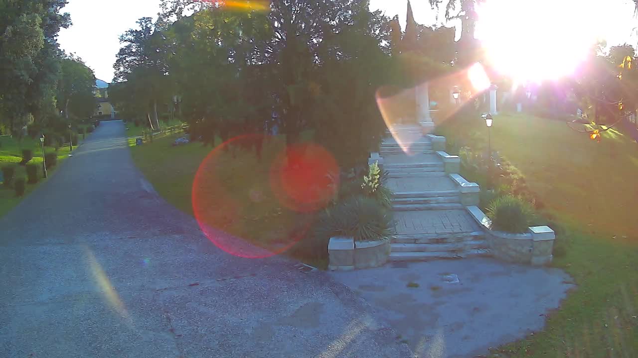 Parco Coronini-Cronberg Live Webcam – Green Oasis