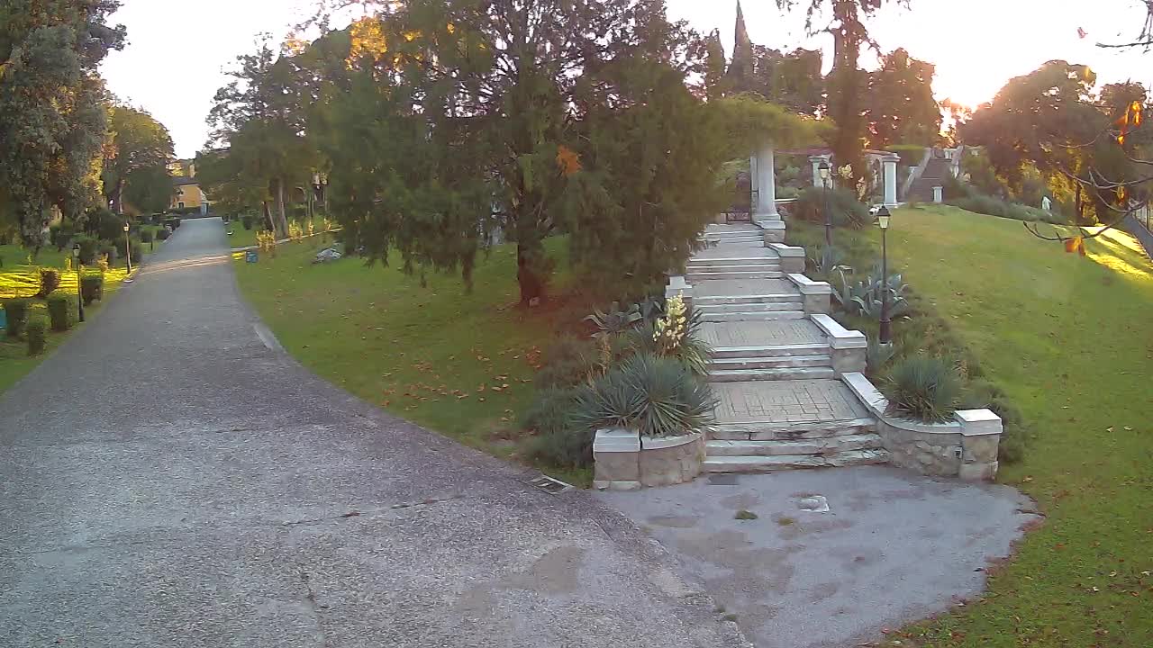 Parco Coronini-Cronberg Live Webcam – Green Oasis