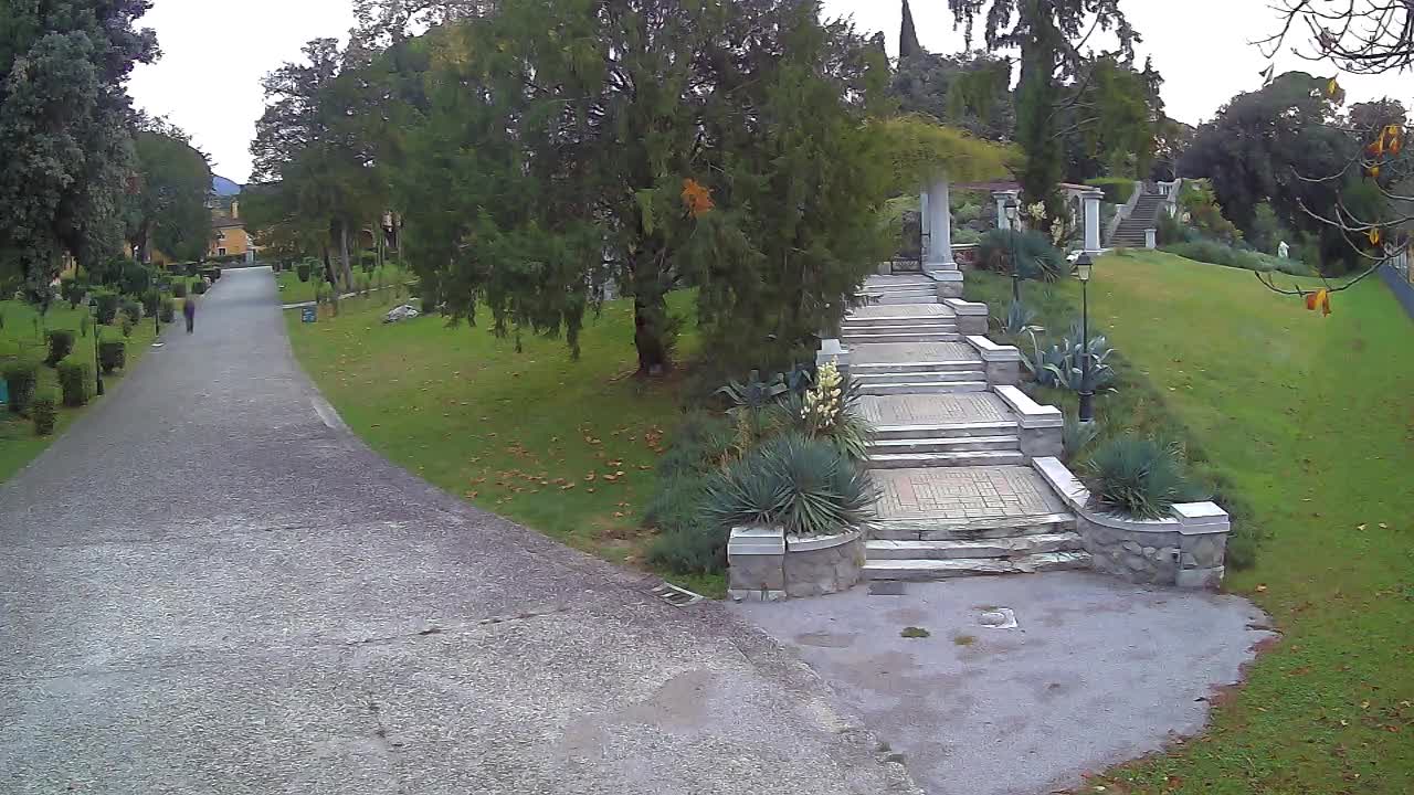 Parco Coronini-Cronberg Live Webcam – Green Oasis