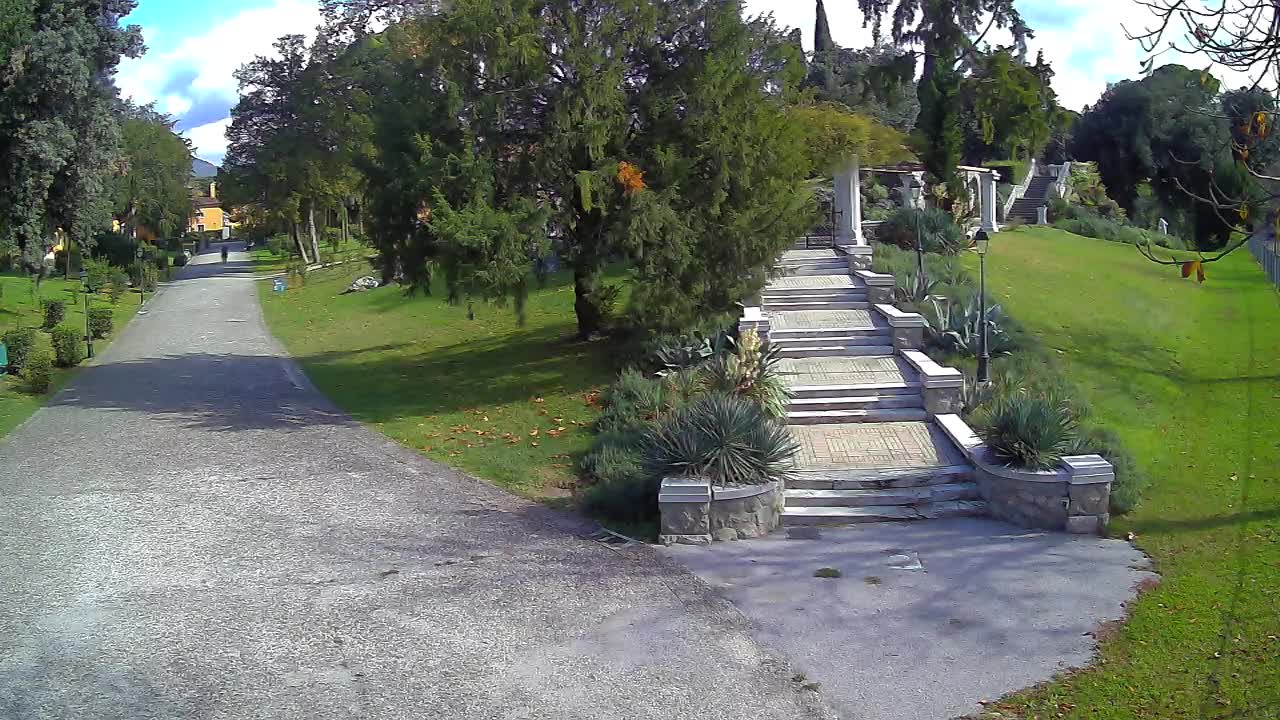 Parco Coronini-Cronberg Live Webcam – Green Oasis