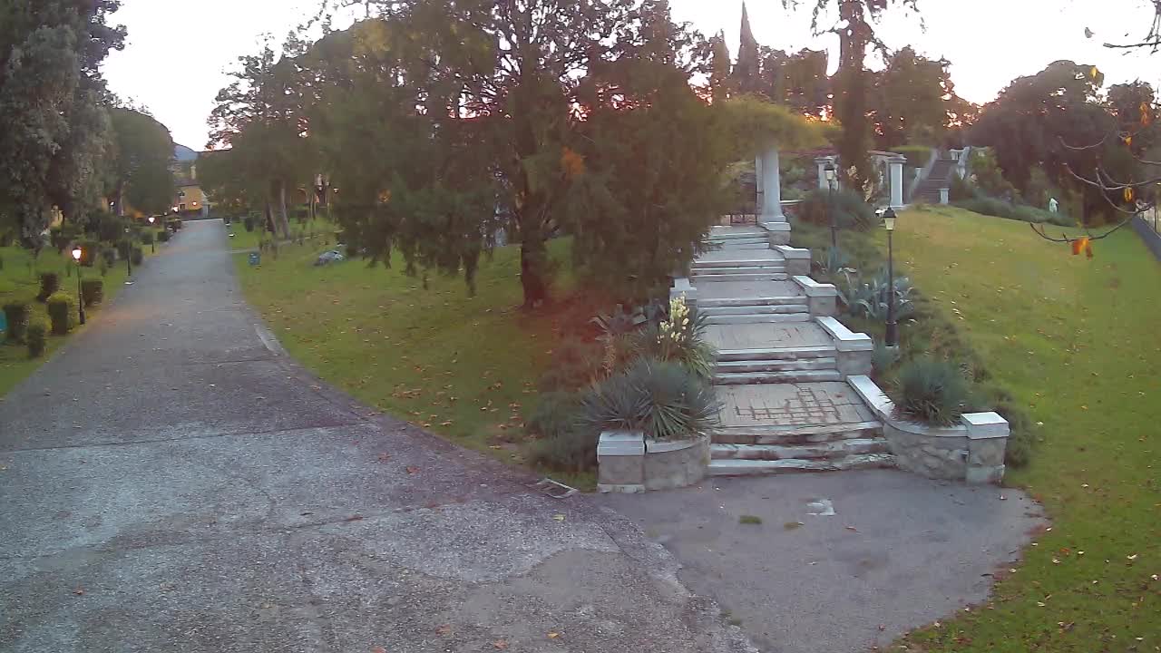 Parco Coronini-Cronberg Live Webcam – Green Oasis