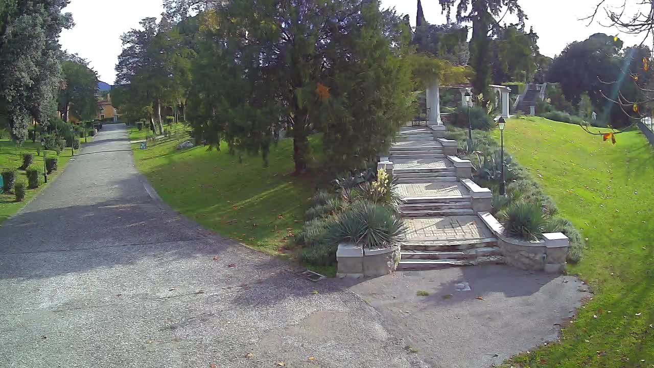 Parco Coronini-Cronberg Live Webcam – Green Oasis