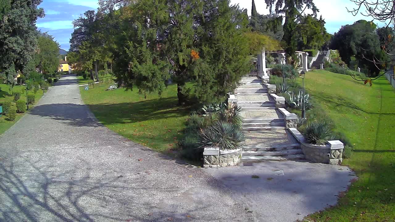 Parco Coronini-Cronberg Live Webcam – Green Oasis