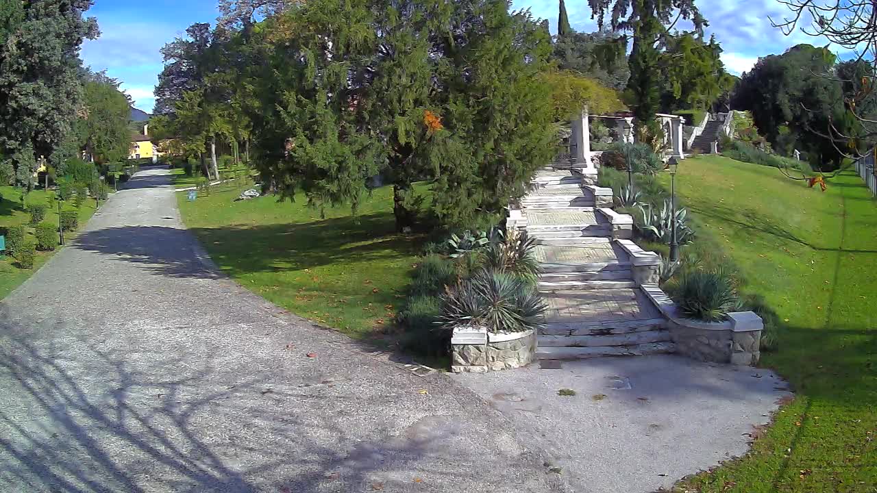 Parco Coronini-Cronberg Live Webcam – Green Oasis