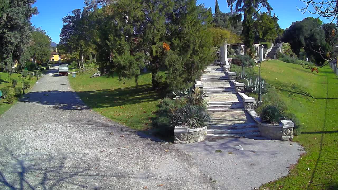 Parco Coronini-Cronberg Live Webcam – Green Oasis