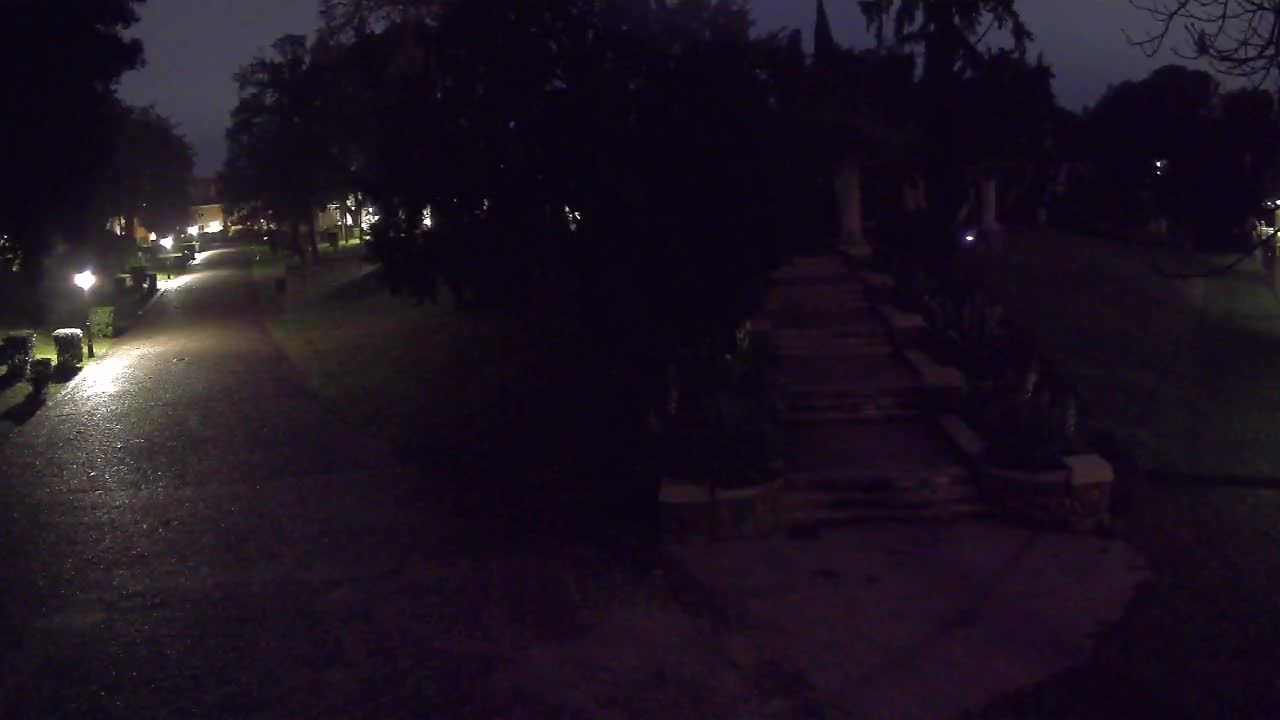 Parco Coronini-Cronberg Live Webcam – Green Oasis