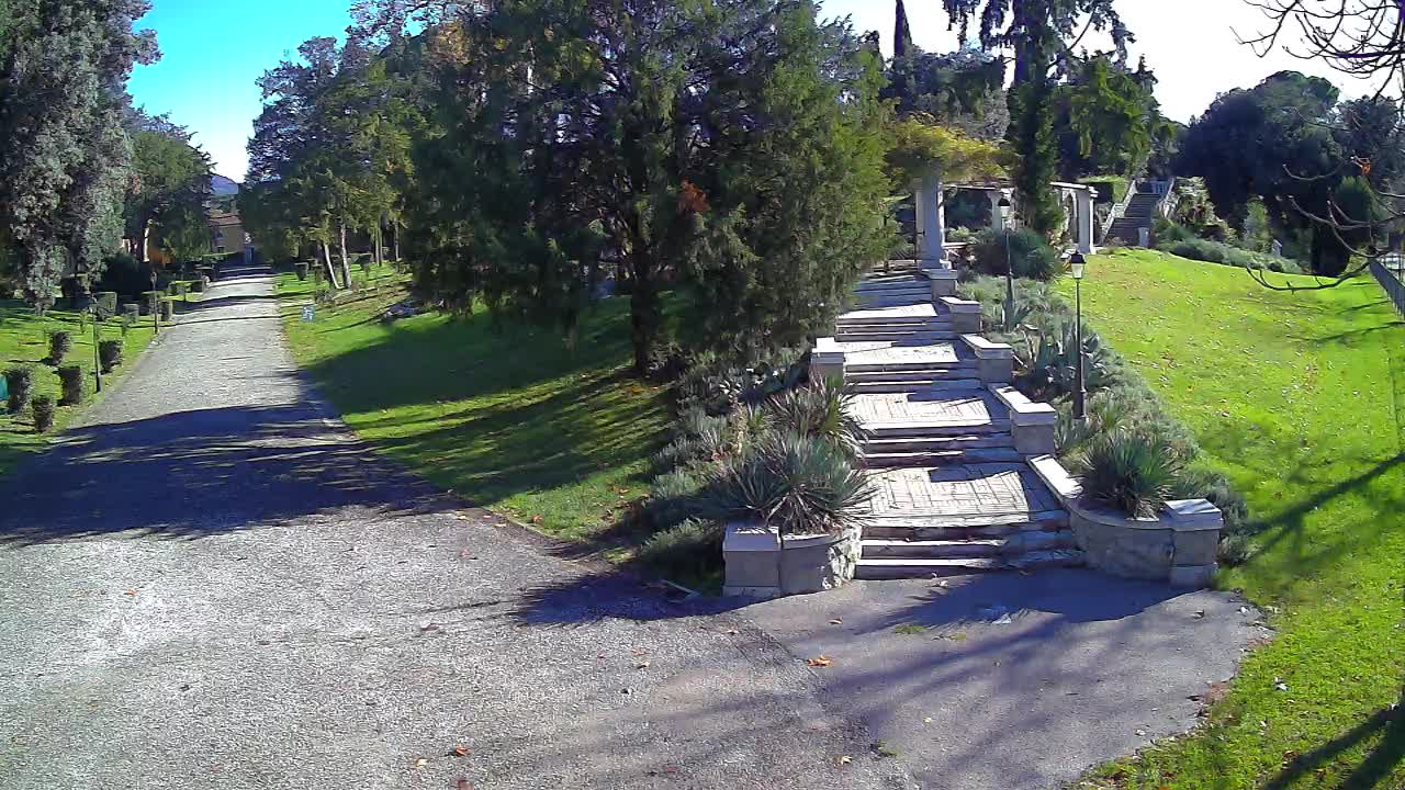 Parco Coronini-Cronberg Live Webcam – Green Oasis