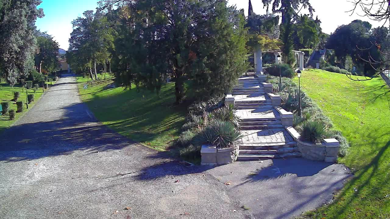 Parco Coronini-Cronberg Live Webcam – Green Oasis