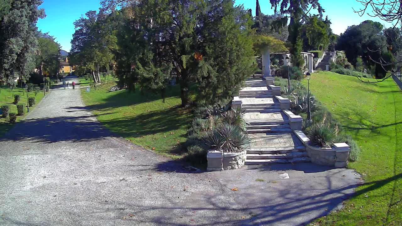 Parco Coronini-Cronberg Live Webcam – Green Oasis