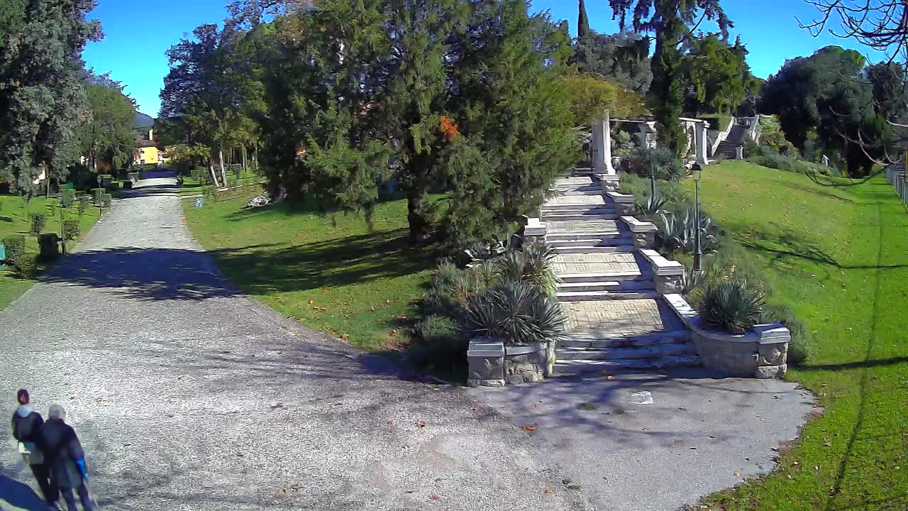 Parco Coronini-Cronberg Live Webcam – Green Oasis