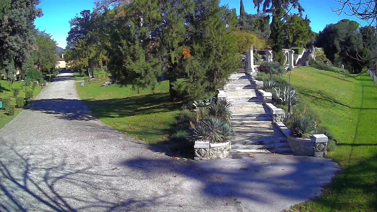 Parco Coronini-Cronberg Live Webcam – Green Oasis