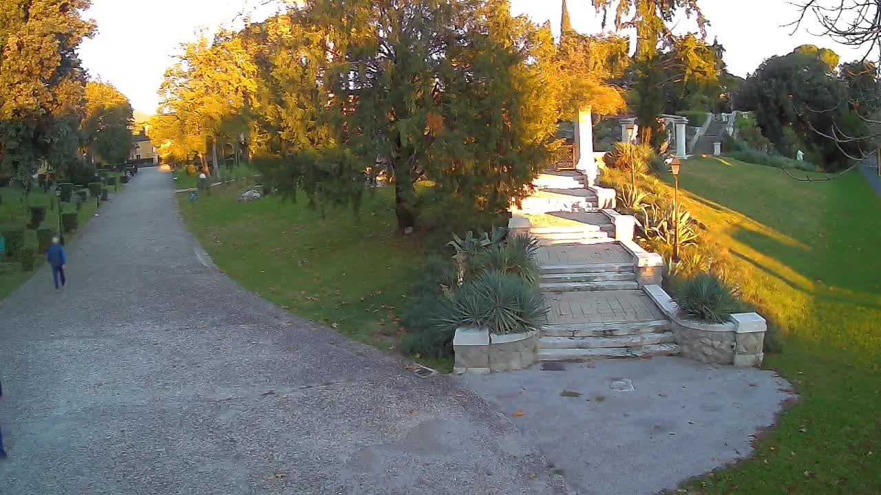 Parco Coronini-Cronberg Live Webcam – Green Oasis