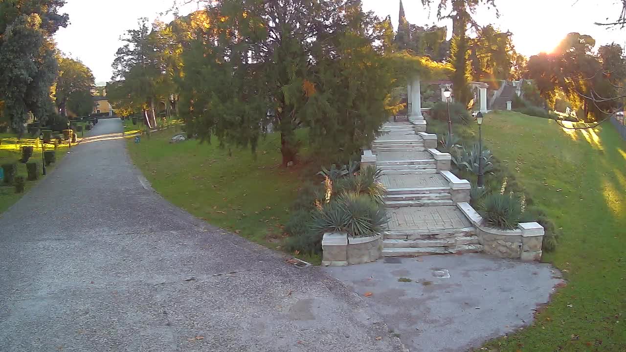 Parco Coronini-Cronberg Live Webcam – Green Oasis