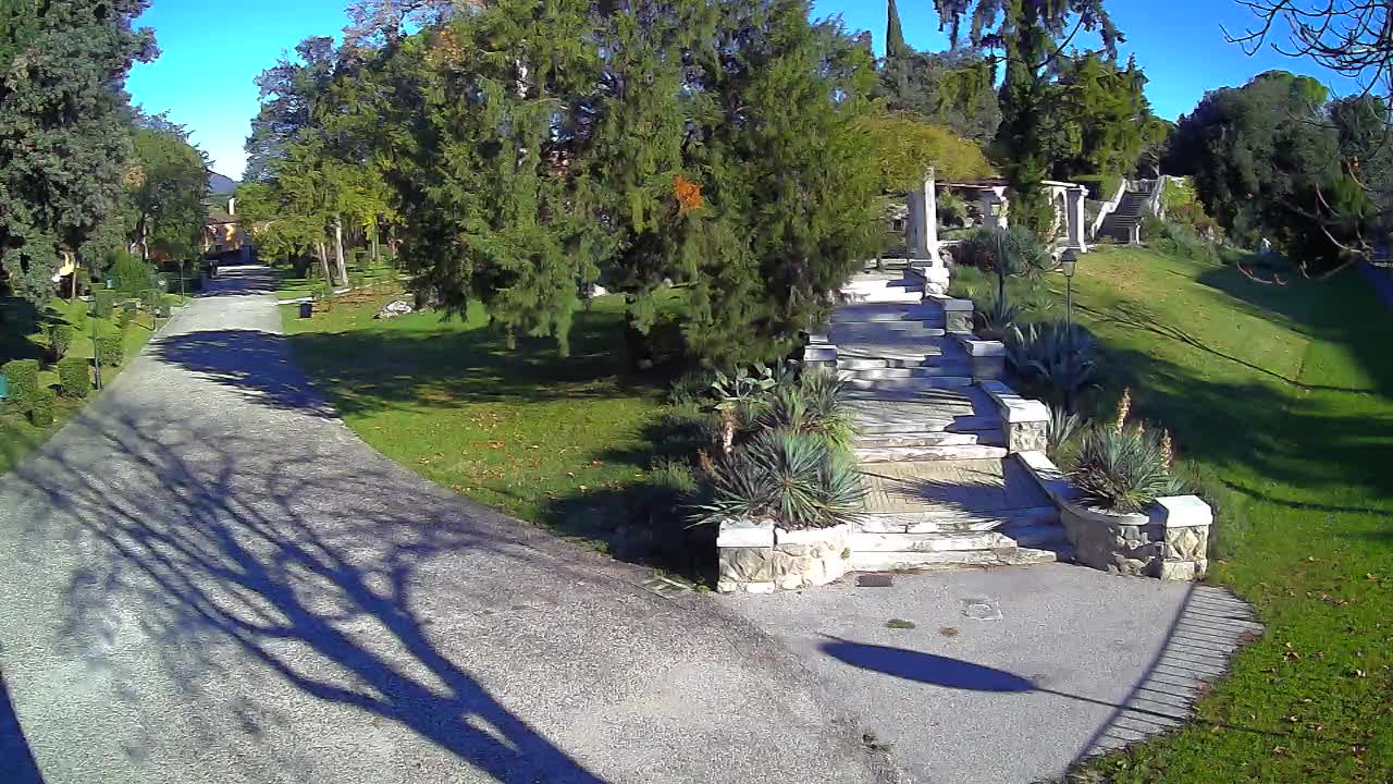 Parco Coronini-Cronberg Live Webcam – Green Oasis