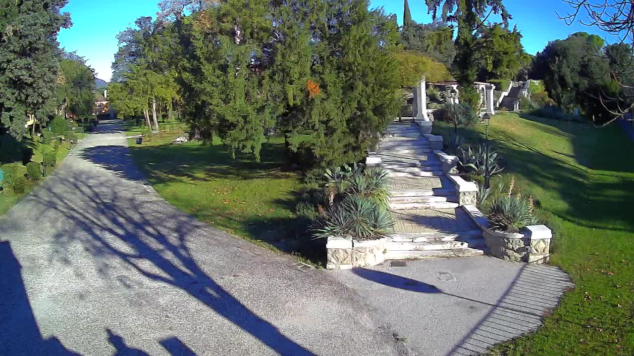 Parco Coronini-Cronberg Live Webcam – Green Oasis