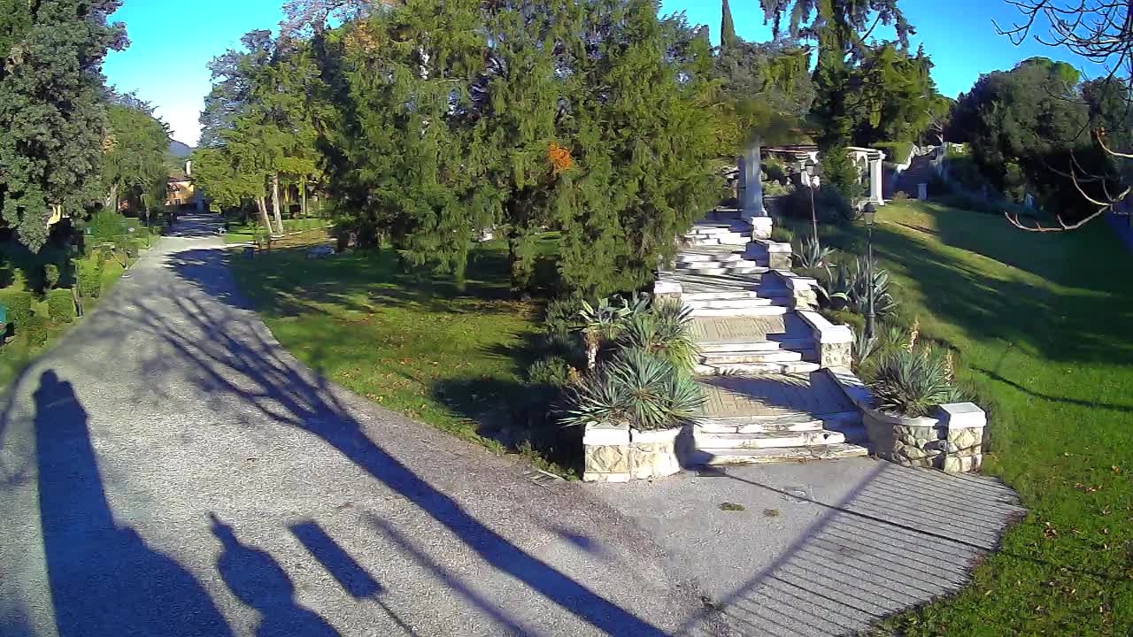 Parco Coronini-Cronberg Live Webcam – Green Oasis