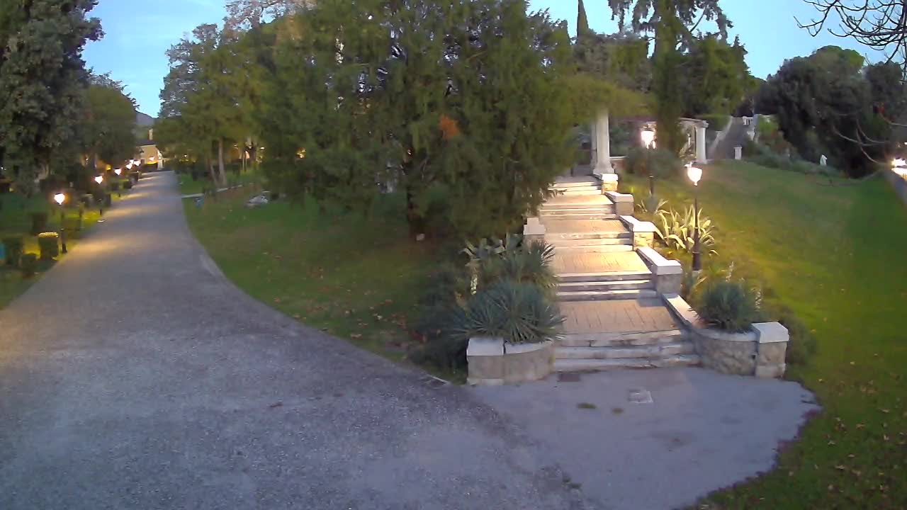 Parco Coronini-Cronberg Live Webcam – Green Oasis