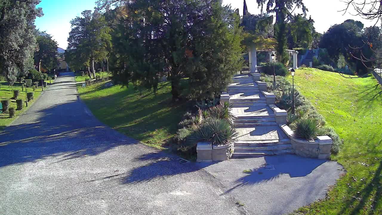 Spletna kamera park Coronini Kronberg – Gorica