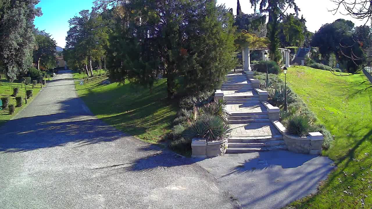 Parco Coronini-Cronberg Live Webcam – Green Oasis