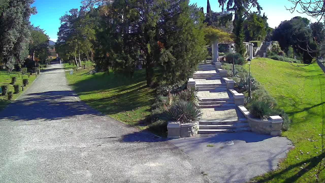 Parco Coronini-Cronberg Live Webcam – Green Oasis