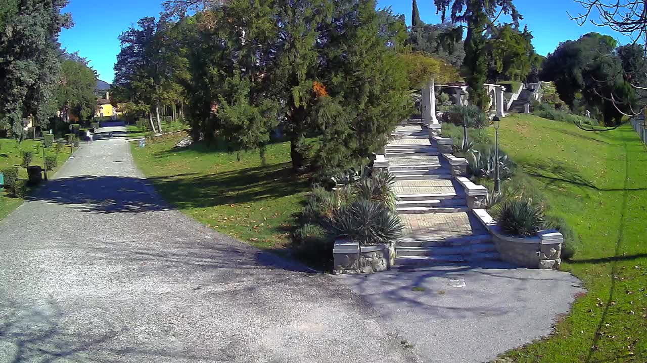 Parco Coronini-Cronberg Live Webcam – Green Oasis