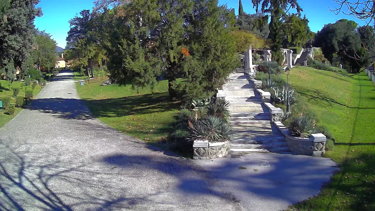 Parco Coronini-Cronberg Live Webcam – Green Oasis