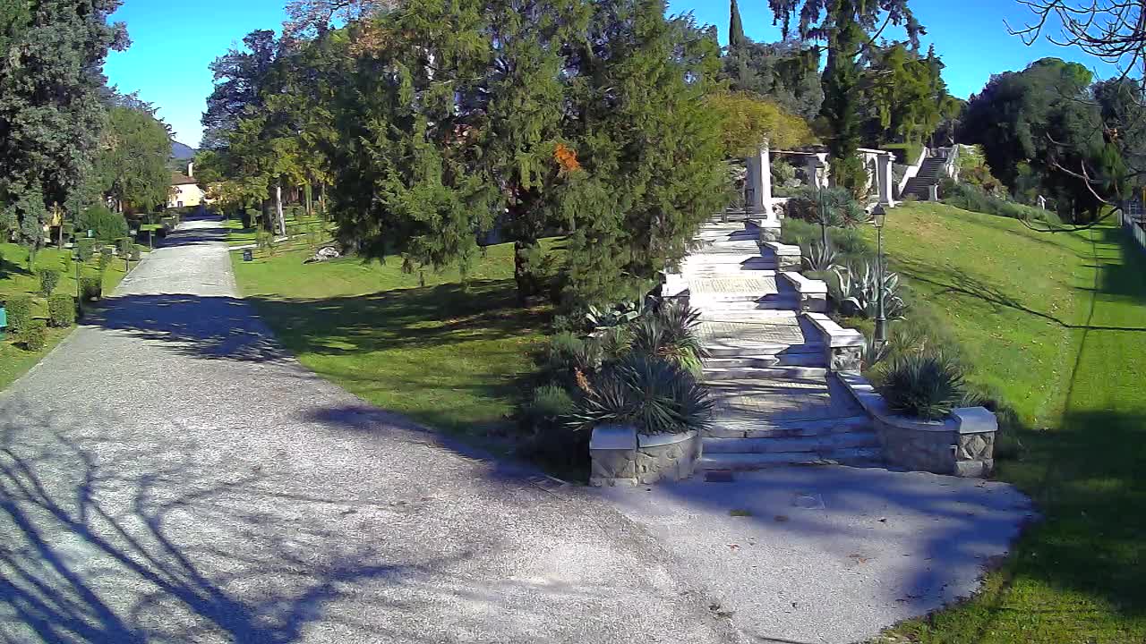 Parco Coronini-Cronberg Live Webcam – Green Oasis