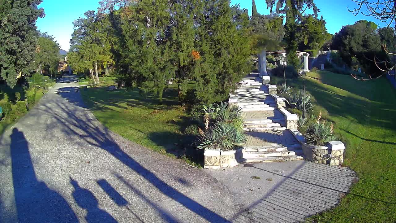 Parco Coronini-Cronberg Live Webcam – Green Oasis