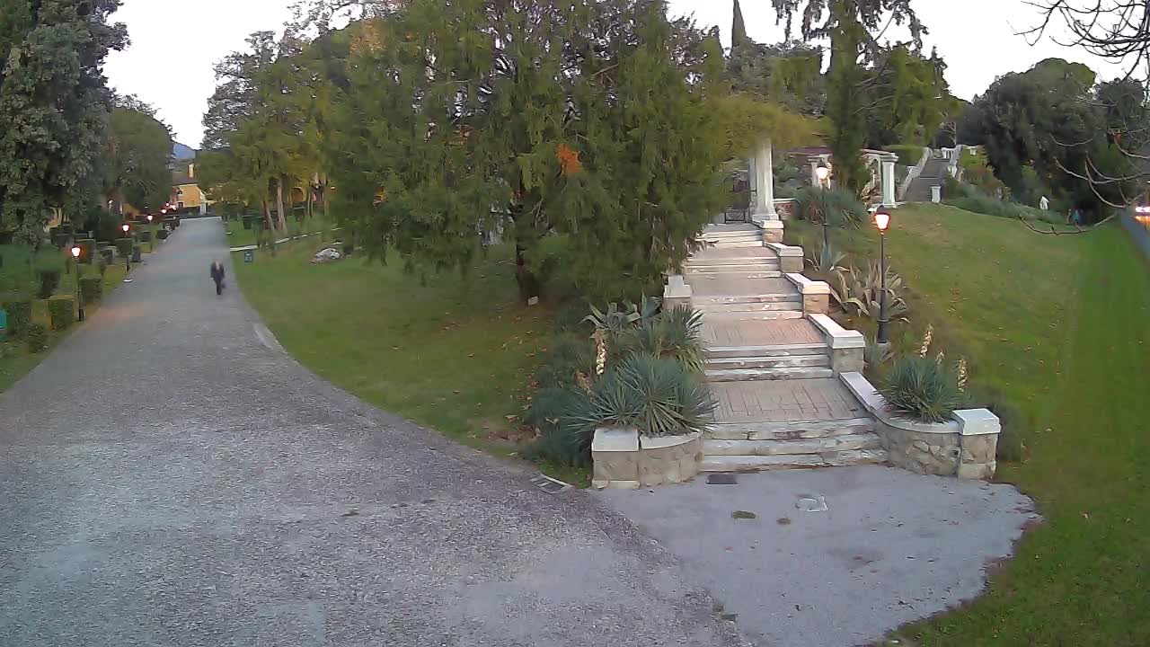 Parco Coronini-Cronberg Live Webcam – Green Oasis