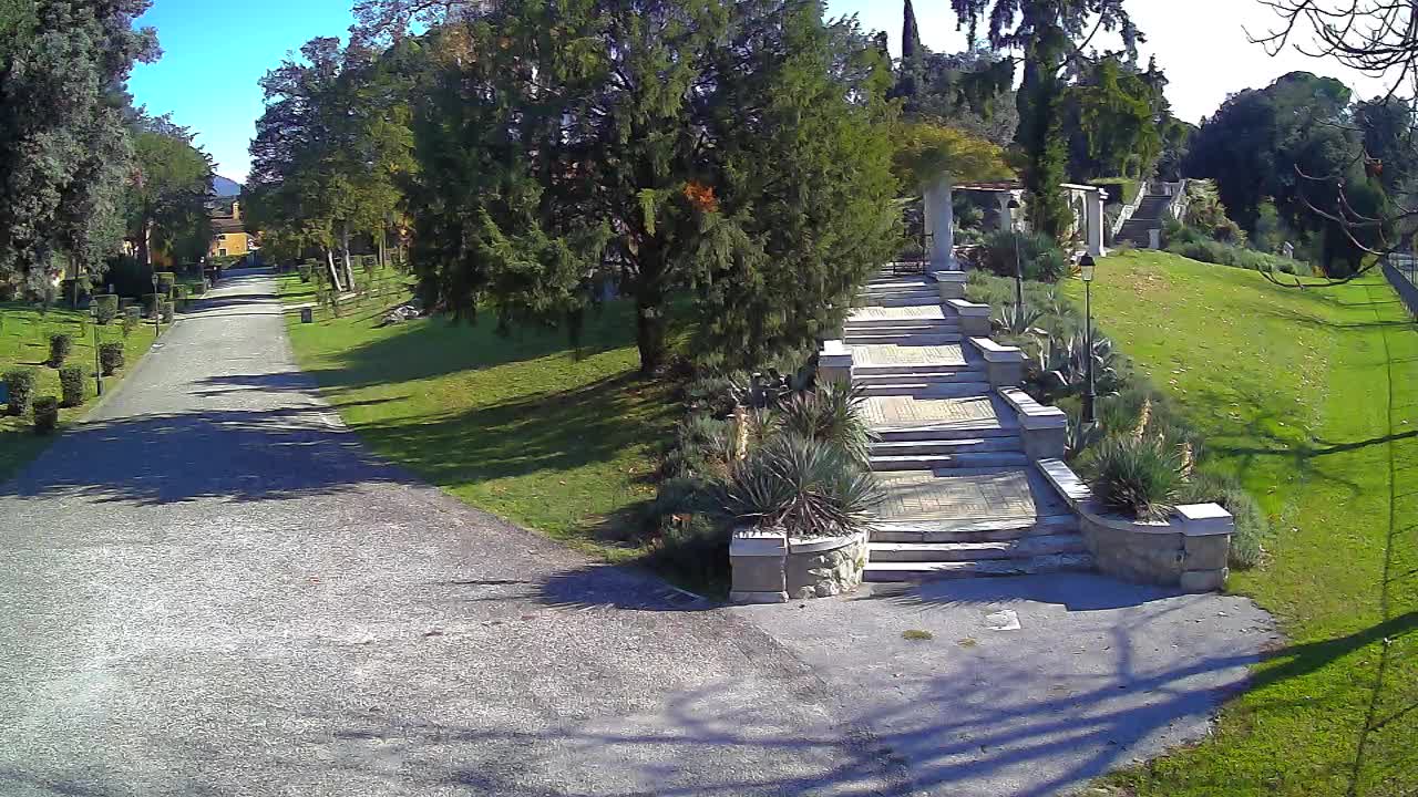Parco Coronini-Cronberg Live Webcam – Green Oasis