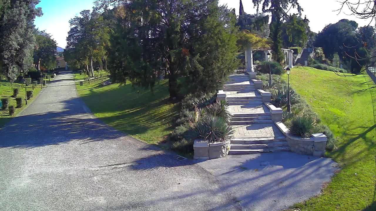 Parco Coronini-Cronberg Live Webcam – Green Oasis