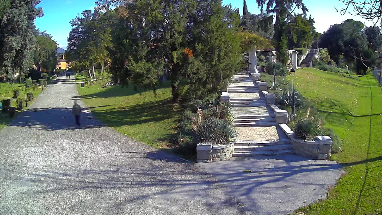 Parco Coronini-Cronberg Live Webcam – Green Oasis