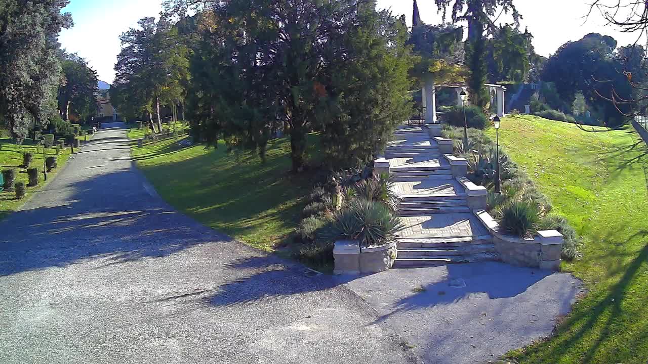 Parco Coronini-Cronberg Live Webcam – Green Oasis