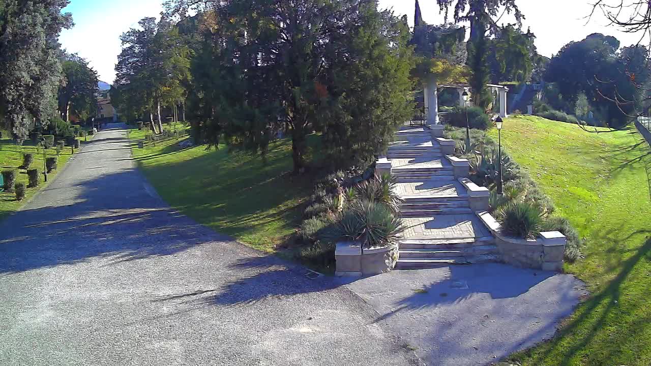 Parco Coronini-Cronberg Live Webcam – Green Oasis